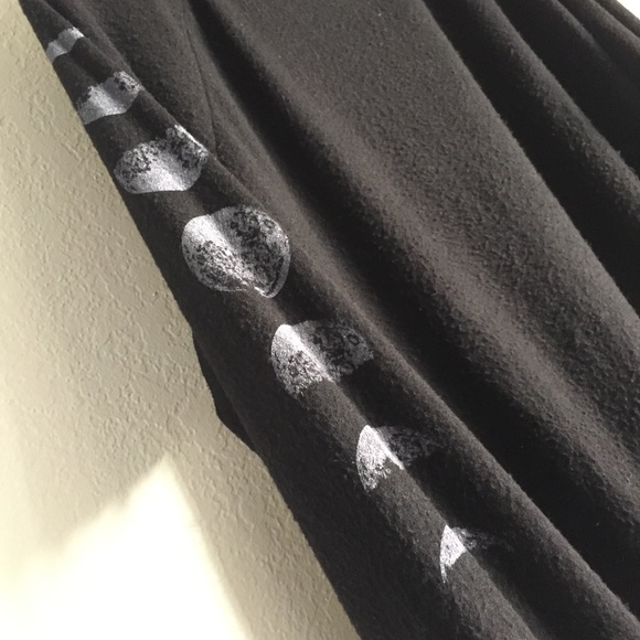 Moon Phases Sweatshirt - Picture 4 of 5